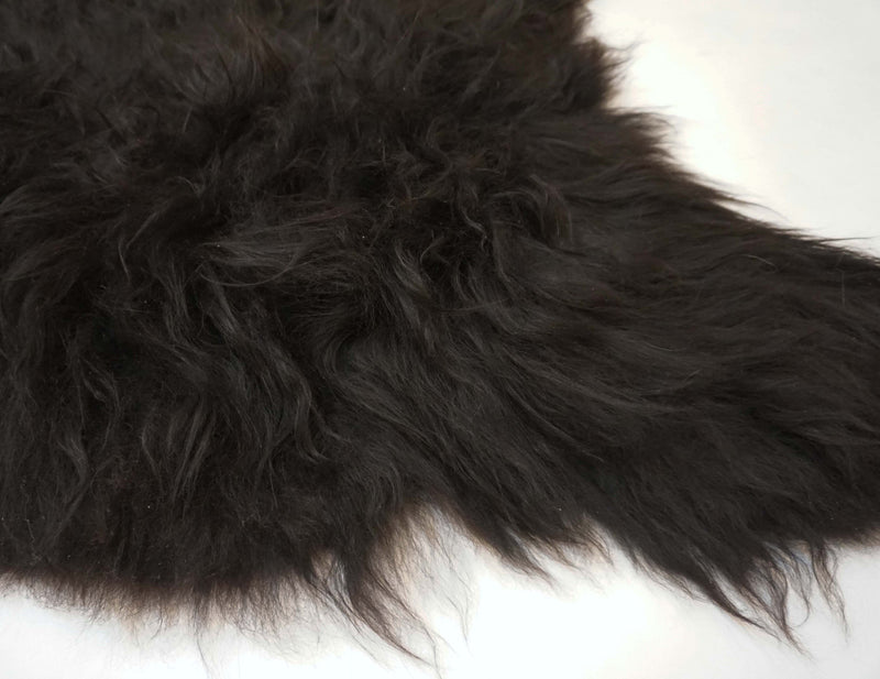 Icelandic Sheepskin Rug In Natural Black | XL Sheepskin Rug – Furug