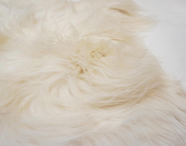 white icelandic sheepskin fur rug